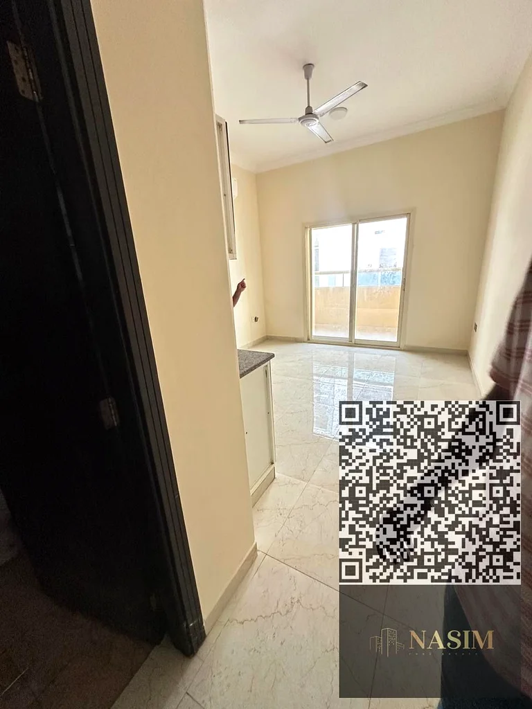 استوديو سنوي مع شرف في المويهات 2 على مخرج دبي63715573592835114