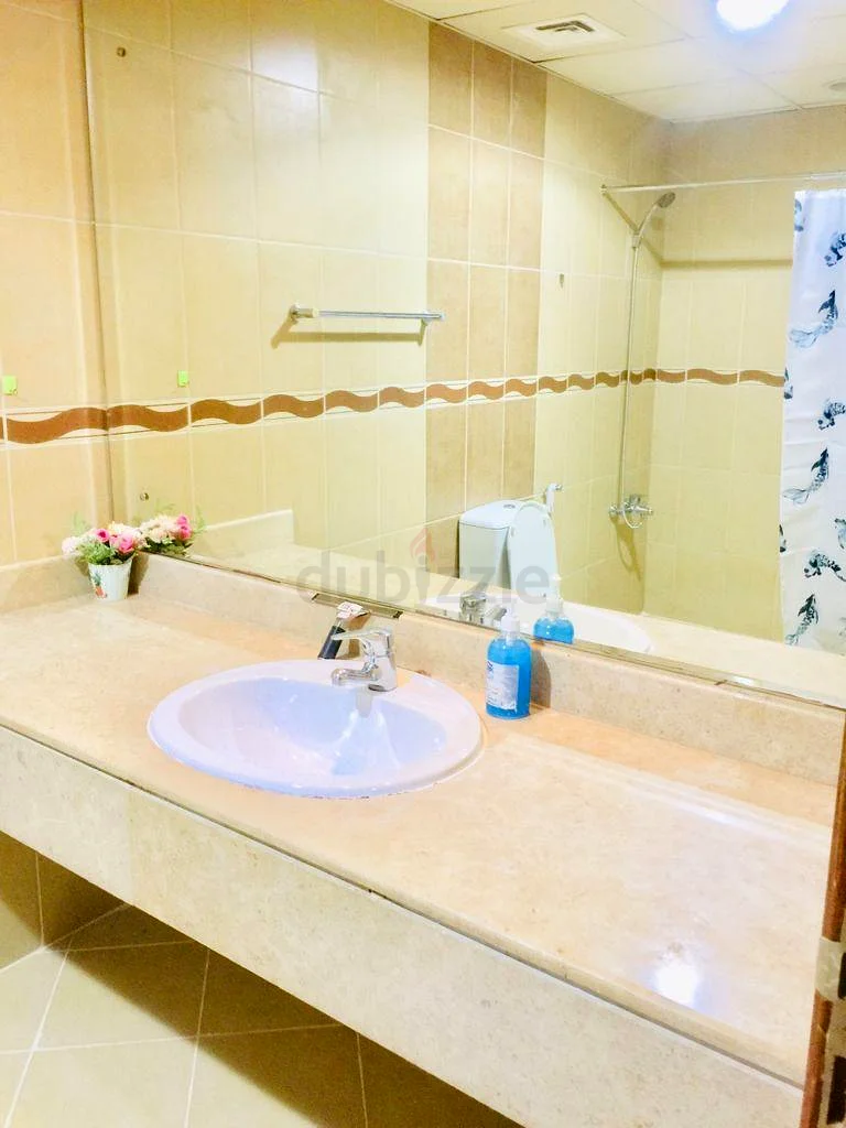 سكن راقى للبنات فقط بدبى بجوار مترو الإستاد63797193407362114