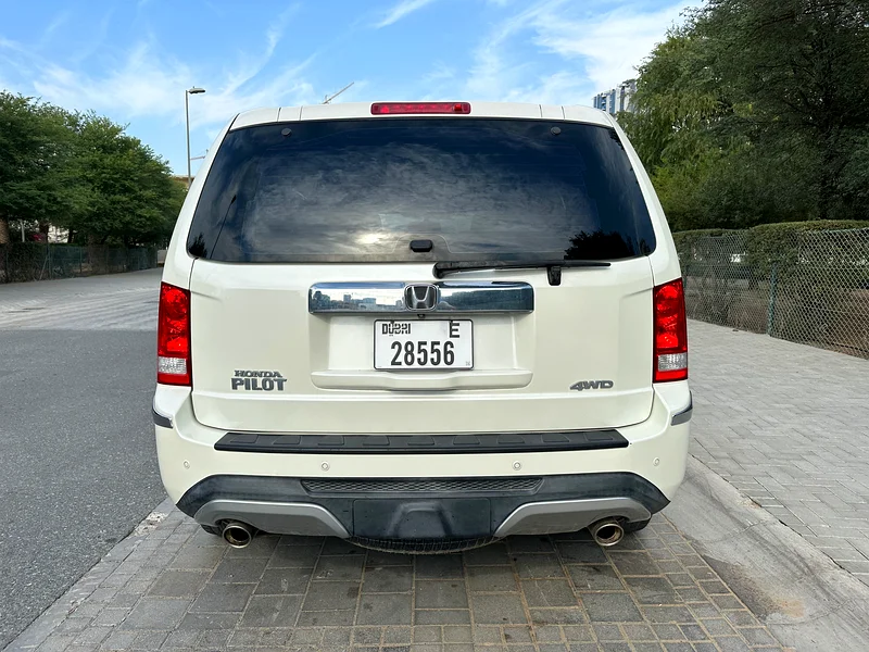 Honda Pilot 2015, GCC, Full Options, very clean 
A very well maintained Honda Pilot 2015 Model 
GCC63699032414467113