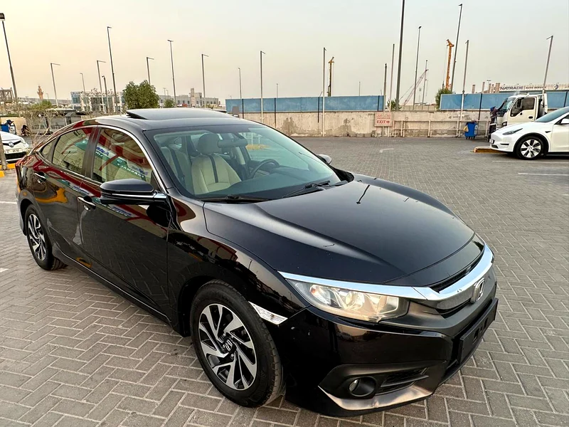Honda Civic Model 2018 GCC Full Option Original Paint No Accident very good condition63699033452546110