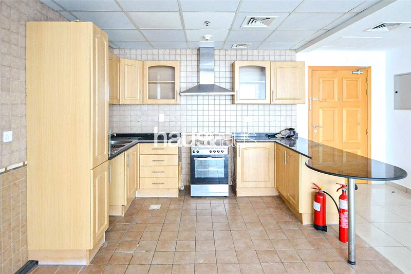 Unfurnished | Large Unit | Stunning Views | Vacant63748661596675111