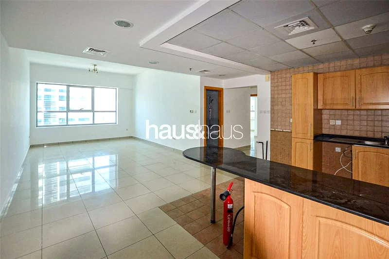 Unfurnished | Large Unit | Stunning Views | Vacant63748661596675113