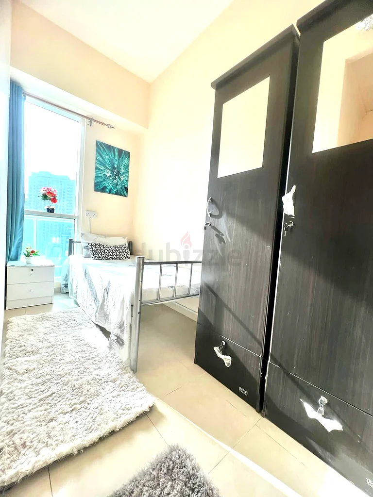 سكن راقى للبنات فقط بدبى بجوار مترو الإستاد63797193407362111