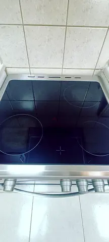 Sleek and Modern Electric Cooktop - Perfect for Your Kitchen!