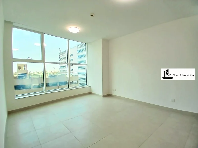 شقة من غرفة نوم واحدة بدون تبريد مع إطلالة على شارع الشيخ زايد | موقع متميز63745274861571113