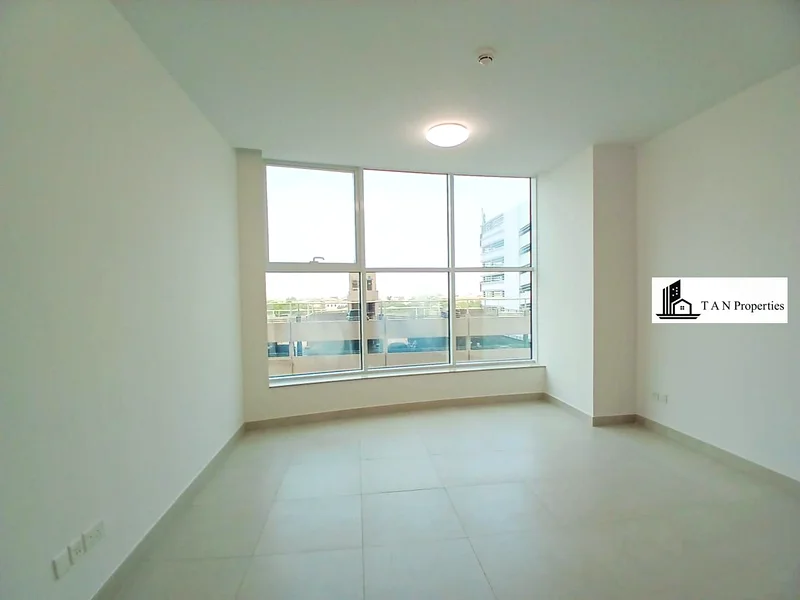 شقة من غرفة نوم واحدة بدون تبريد مع إطلالة على شارع الشيخ زايد | موقع متميز63745274861571114