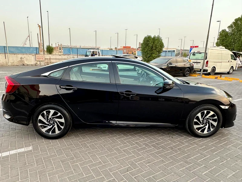 Honda Civic Model 2018 GCC Full Option Original Paint No Accident very good condition63699033452546114
