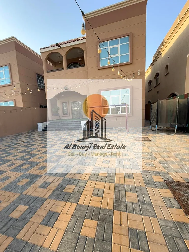فيلا سكنية فاخرة أو للاستثمار بسعر حصري وموقع استراتيجي63869605934081110