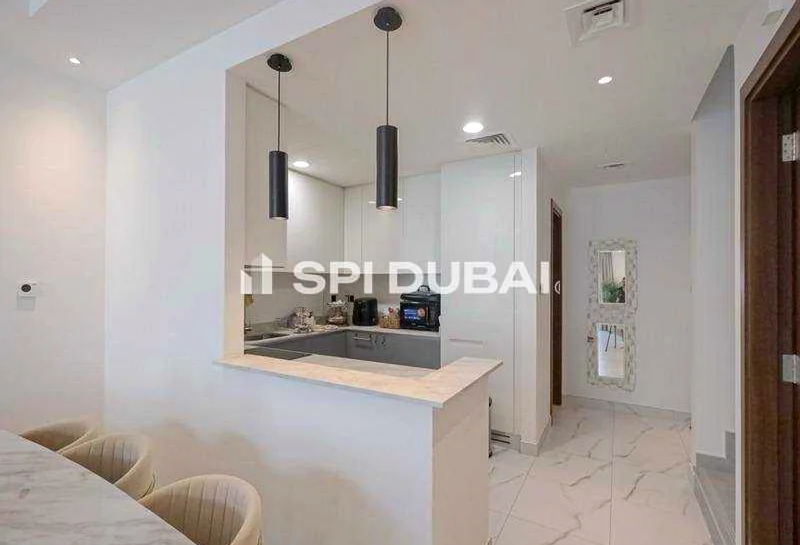 Spacious 4-BR Townhouse I Prime Location63747810439811113