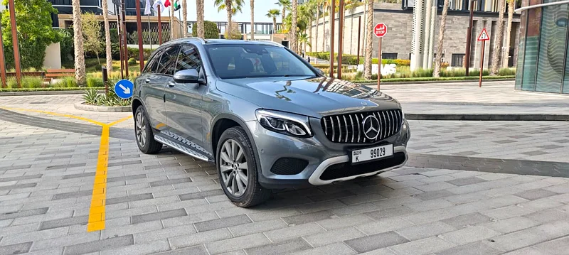 2019 Mercedes Benz GLC 350e 4 Matic-Plug in Hybrid
Full option-Excellent Condition63700381300865111
