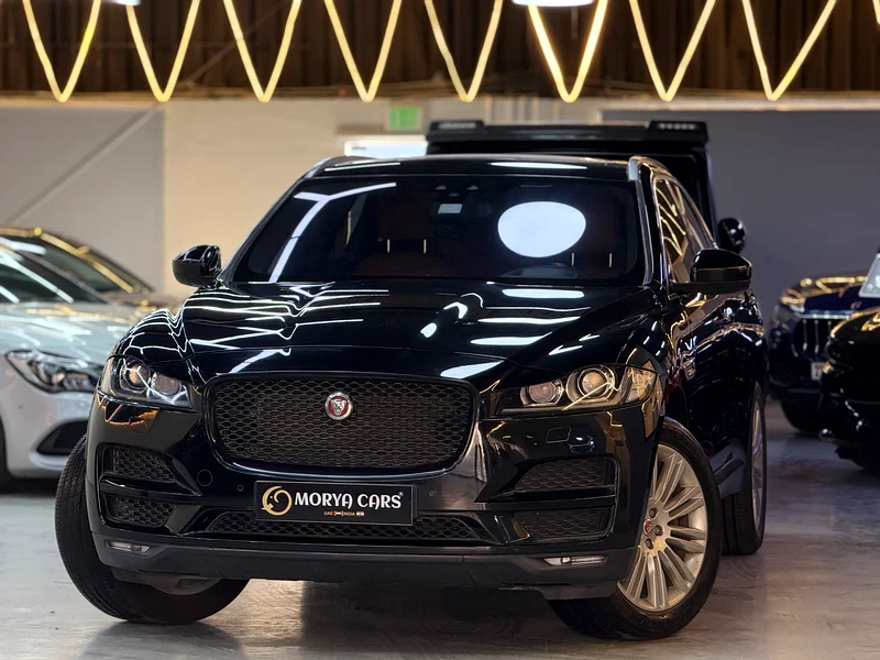 2017 Jaguar F Pace GCC SHOWROOM CONDITION63699026942211110