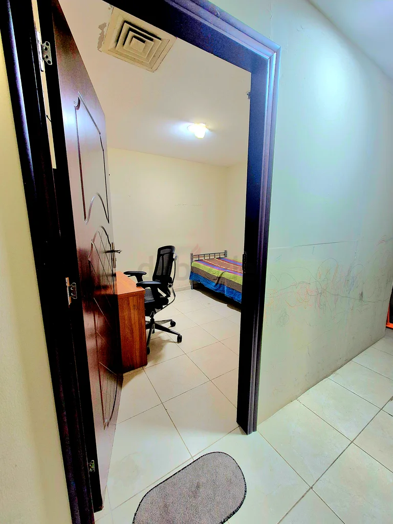 Single used closed partition in Al Nahda 1 WiFi,Dewa with fully furnished kitchen included.63796791766402112