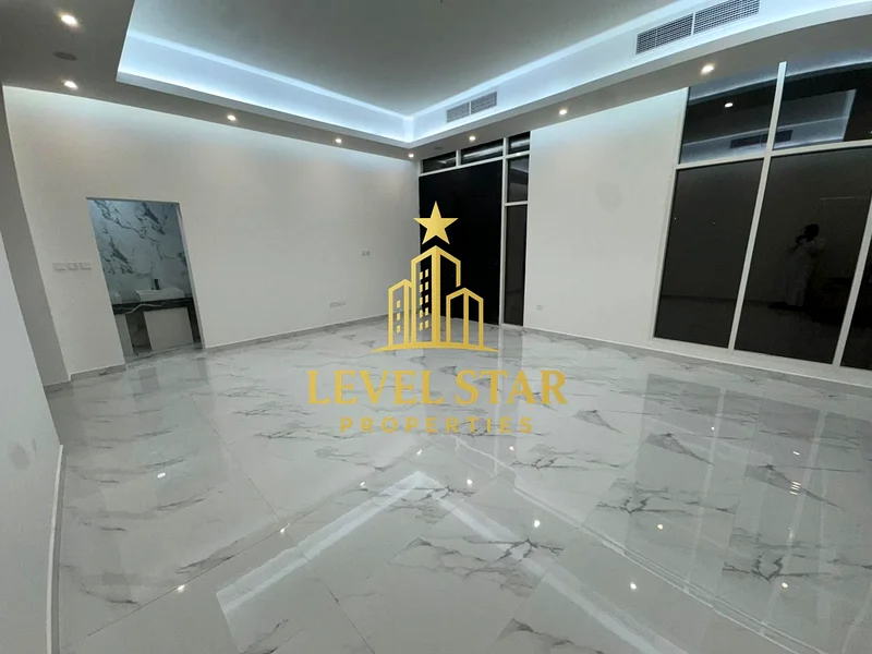 فيلا جديدة بالكامل للإيجار في الف أثيابة، 5 غرف نوم بالإضافة إلى غرفة خادمة63725079732353113