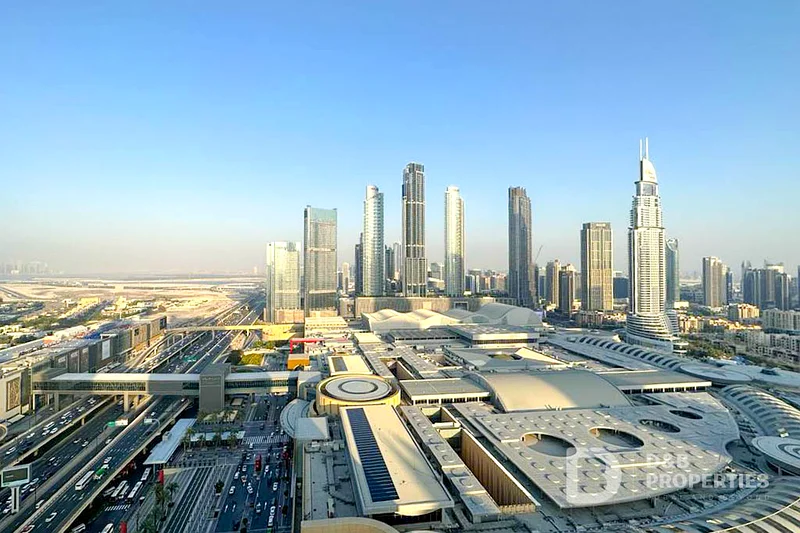 منظر على المسبح | موقع متميز | فاخر63769347460867110