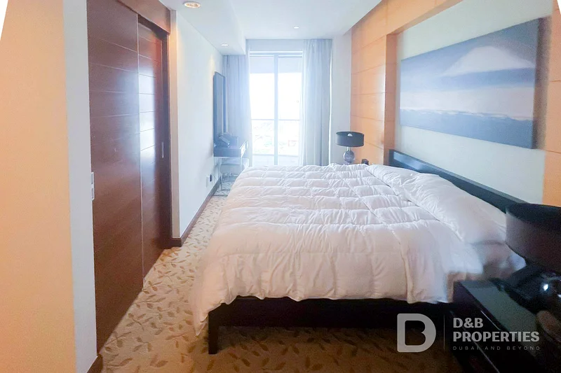 منظر على المسبح | موقع متميز | فاخر63769347460867113