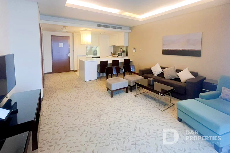 منظر على المسبح | موقع متميز | فاخر63769347460867111