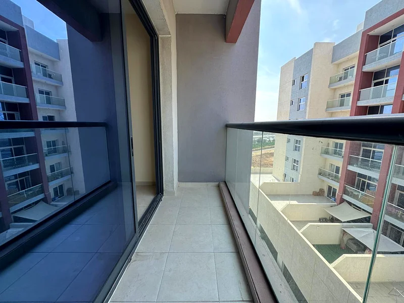 شقة واسعة بغرفة نوم واحدة | 817 قدم مربع | 59,999 درهم63731272928385113