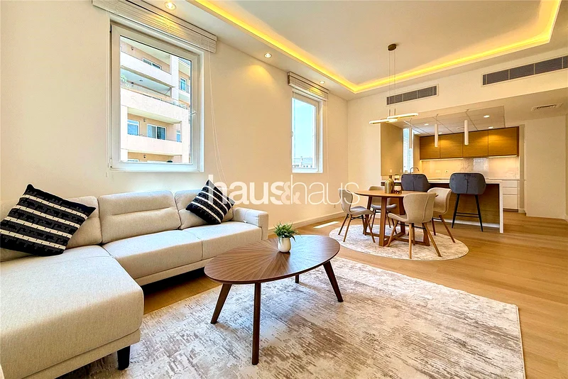 شاغرة | مُحدثة | مفروشة بالكامل | وحدة ركنية63727751015939111