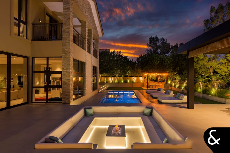 Upgraded - Custom Mansion - Basement - Huge Plot63926733890049111