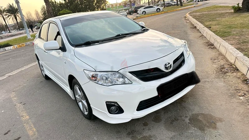 Toyota Corolla 2013 Sportz with sunroof63699050996609110