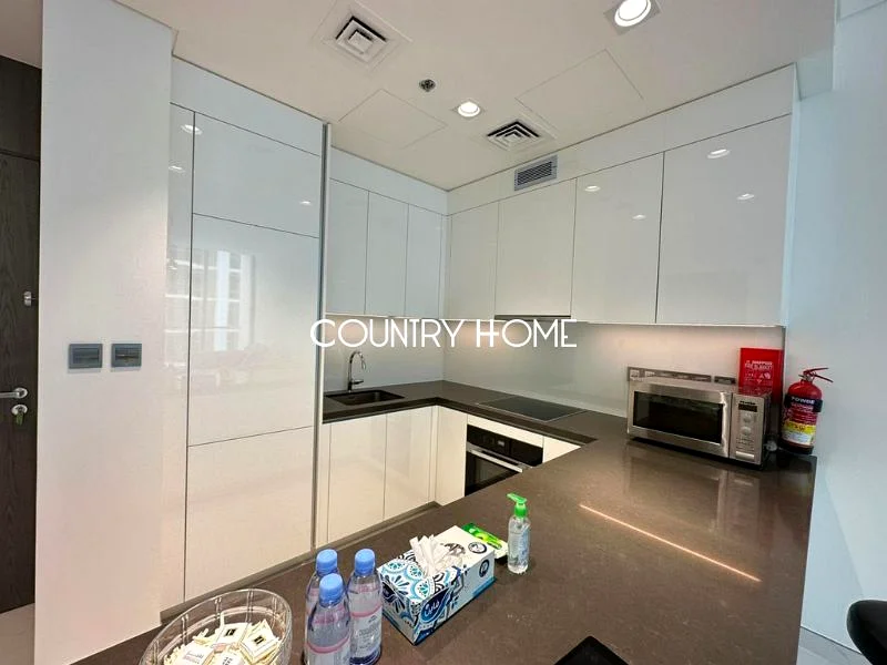 1 Bedroom | Lagoon View | Furnished | Vacant64010001027203113