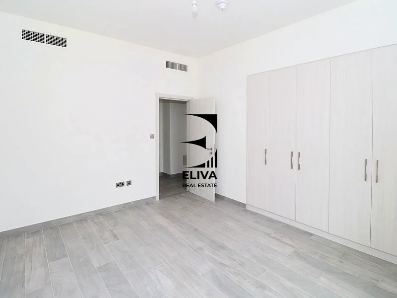 Single Row | End Unit | Park View63848388325634114