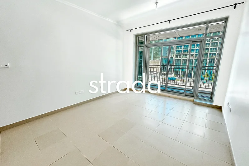 Upgraded | Vacant | Prime Location63769736402433113