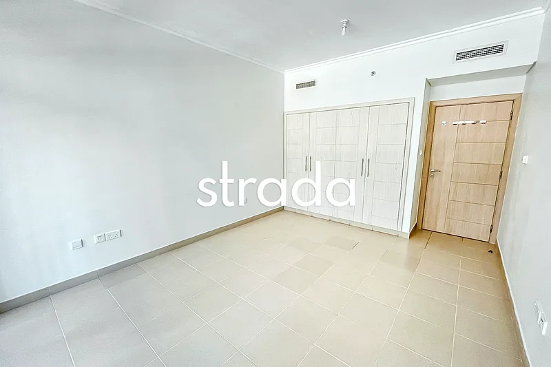 Upgraded | Vacant | Prime Location63769736402433114