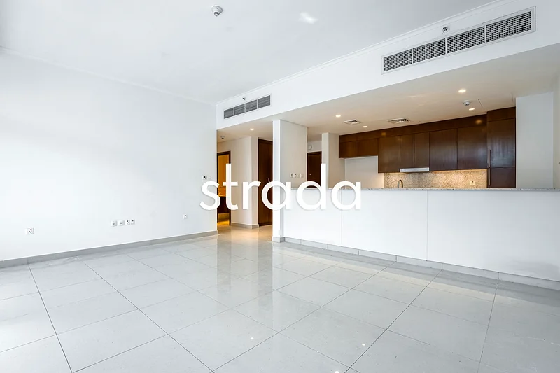 Park View | Spacious Unit | October63754624992770113