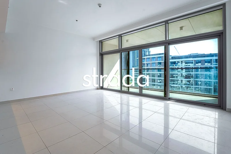 Park View | Spacious Unit | October63754624992770112