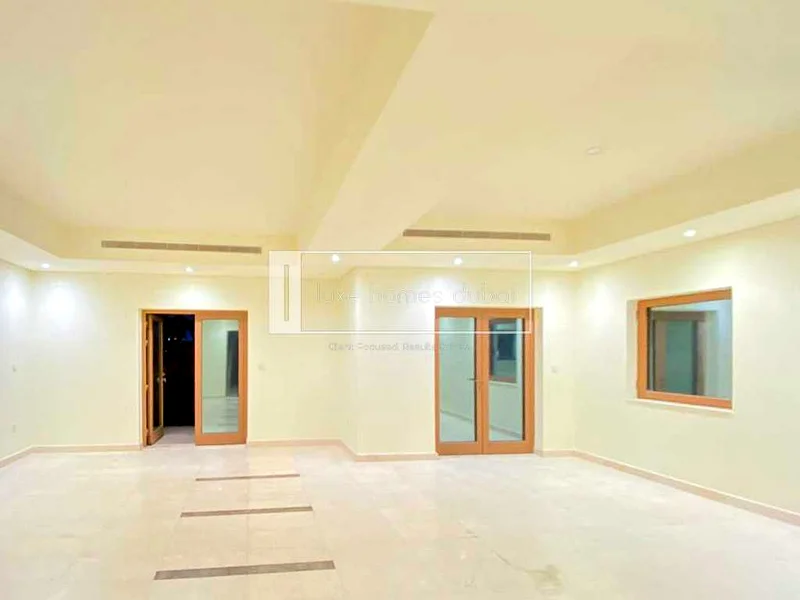Corner Unit | Upgraded 3BR+Maid Villa | Vacant63762121670147111