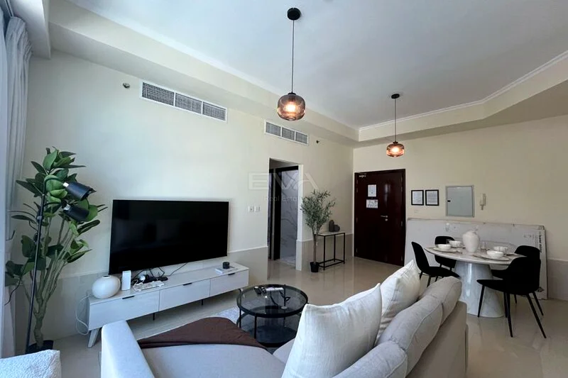 شاغرة | مفروشة بالكامل | مطبخ مغلق64038318322818111
