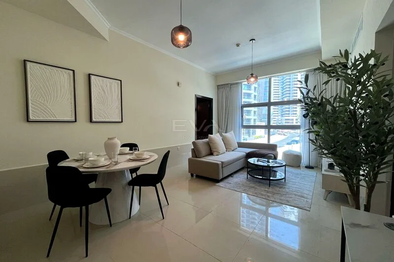 شاغرة | مفروشة بالكامل | مطبخ مغلق64038318322818110