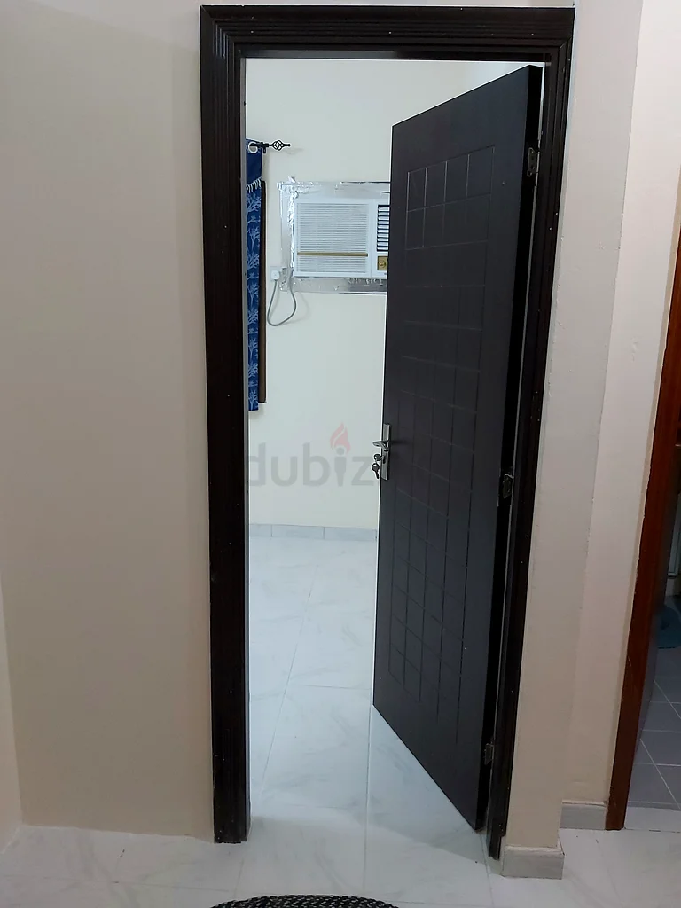 غرفة بكالوريوس تنفيذية للإيجار الشهري63796894316290111