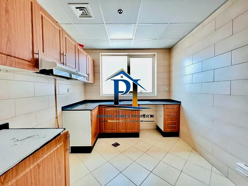 MODERN & SPACIOUS  LUXIOURES 3 BHK WITH 3 BATH BALCONY  GYM PARKING CLOSE TO PARK63757071394561111