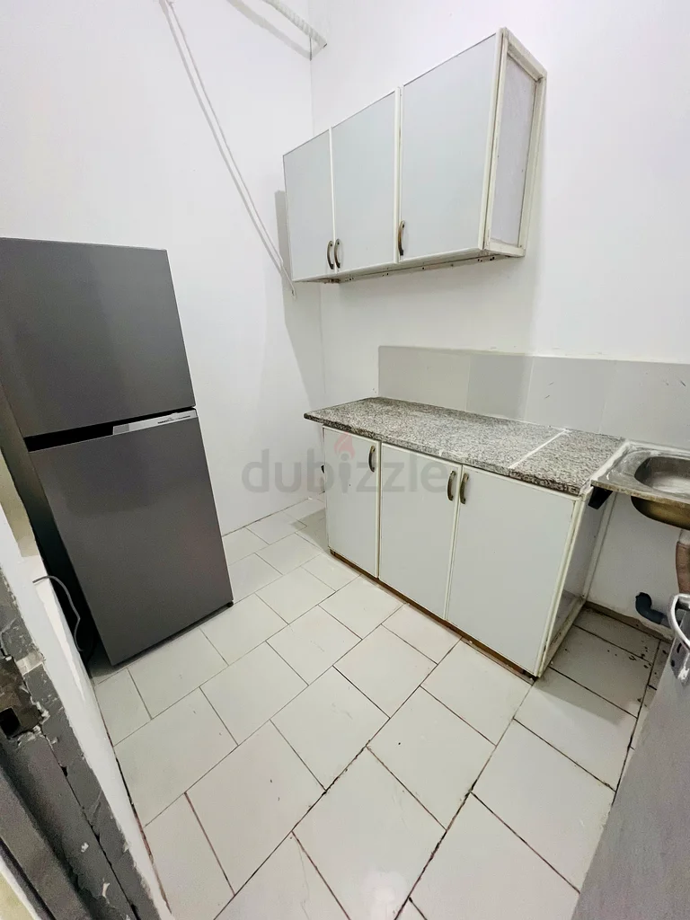 غرفة مفروشة بالكامل متاحة للإيجار في المريدف63796471816705113