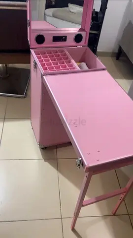 Charming Pink Rolling Makeup Box for Sale!