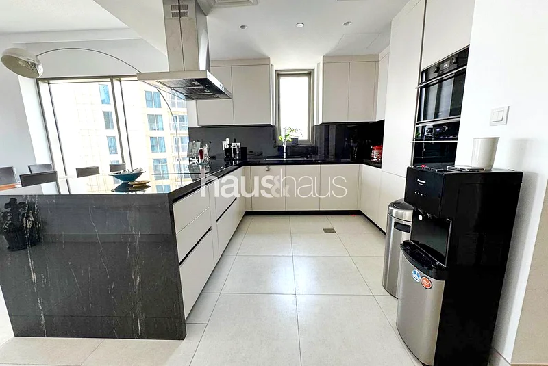 Stunning upgrades | Burj View | Vacant on Transfer64025379476483114