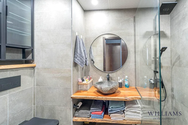 2 BEDROOM | FULLY UPGRADED | FURNISHED64040037446786113