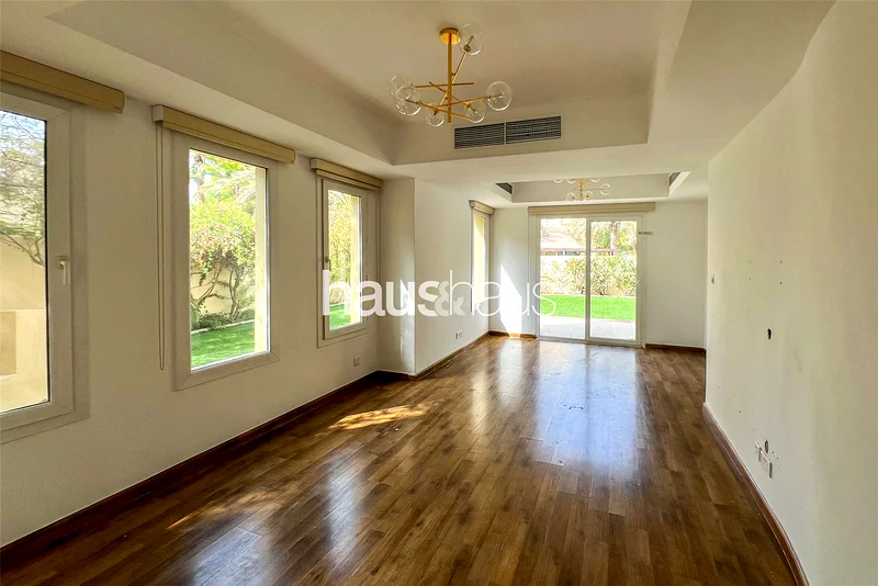 Type 3E | Large Plot | Back to Back63728636884995111