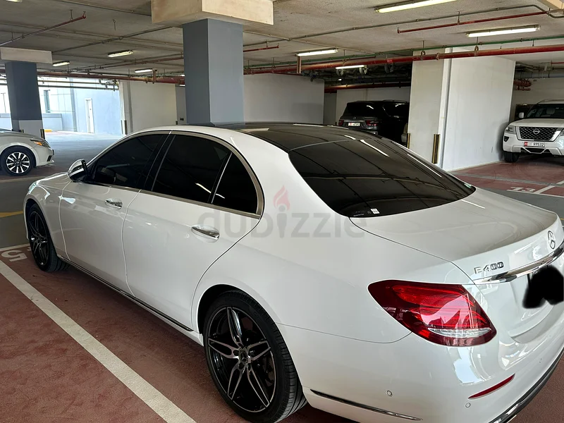 Mercedes Benz E400 4Matic | Full Optional | AMG Rims | Panoramic Sunroof | Excellent Condition63699044088194113