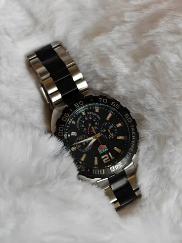 Watch tag Heuer