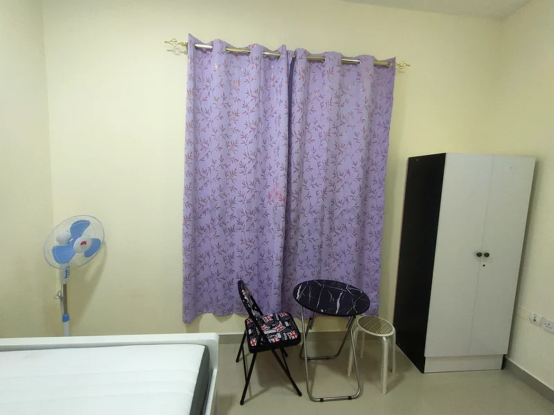 Spacious room available63796893885186112