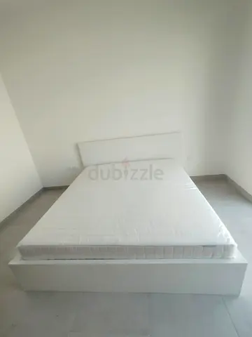 Malam king size bed 180/200cm bed with 2 storage drawers underneath and Ikea mattress