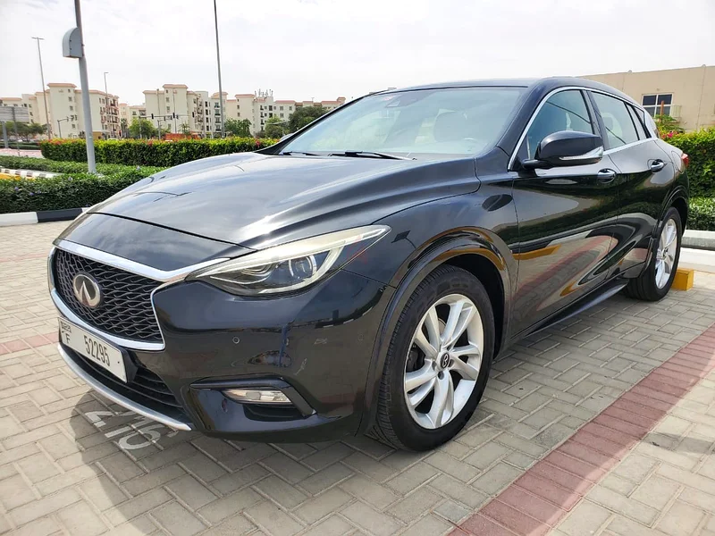 إنفينيتي Q30 بمواصفات كاملة - للسيدات63699029649281114