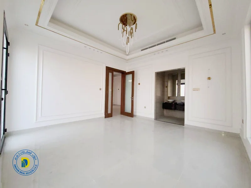 For sale, a modern villa with 5 rooms and a roof, including registration fees, in Al Helio 2, super deluxe finishing, freehold , bank financing63909885833731113