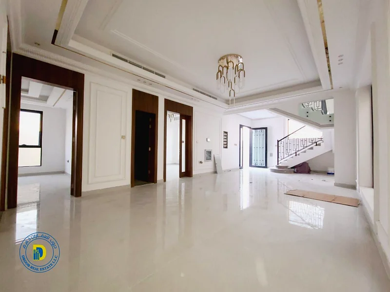 For sale, a modern villa with 5 rooms and a roof, including registration fees, in Al Helio 2, super deluxe finishing, freehold , bank financing63909885833731112