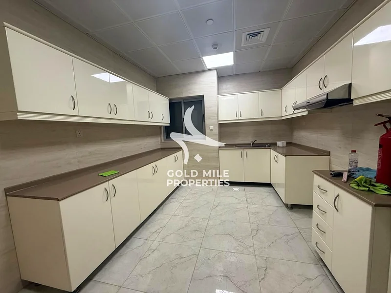شقة واسعة من 3 غرف نوم مع غرفة خادمة | مثالية للعائلات | بدون رسوم تبريد63743507972225111