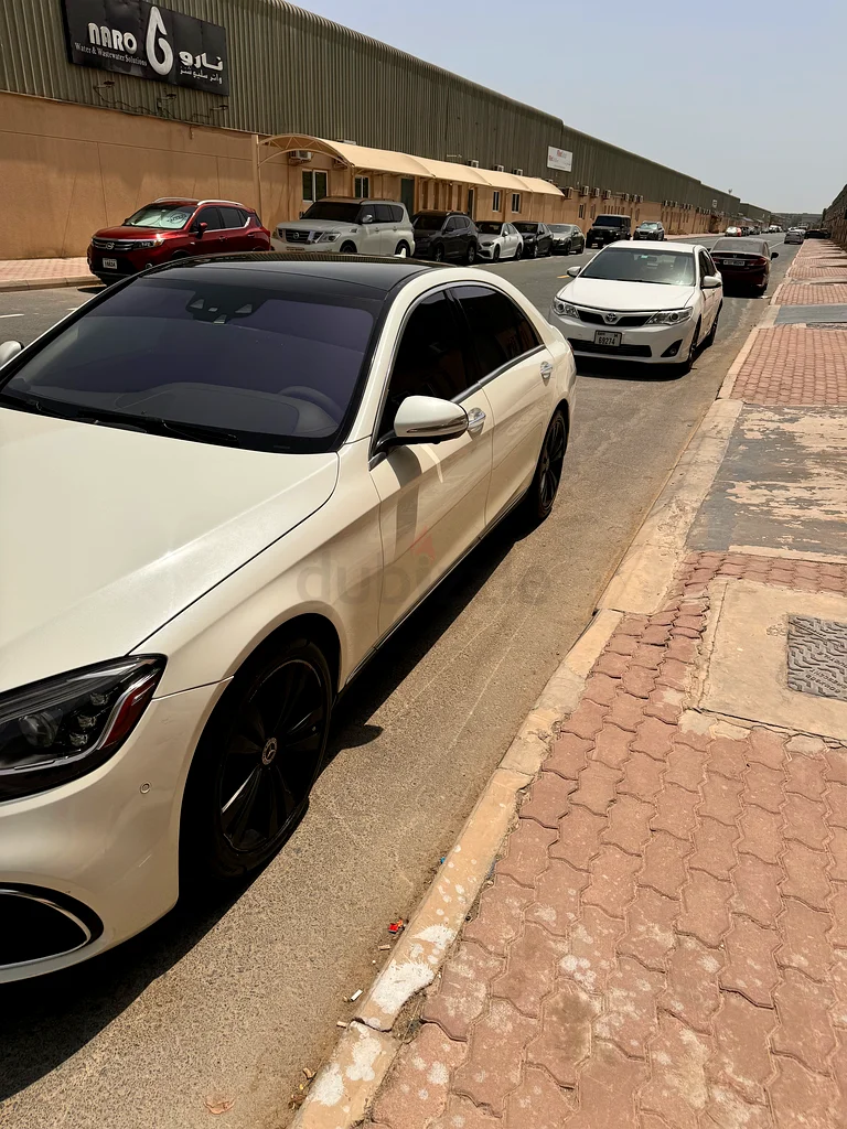 Mercedes Benz S-Class63699045373698112