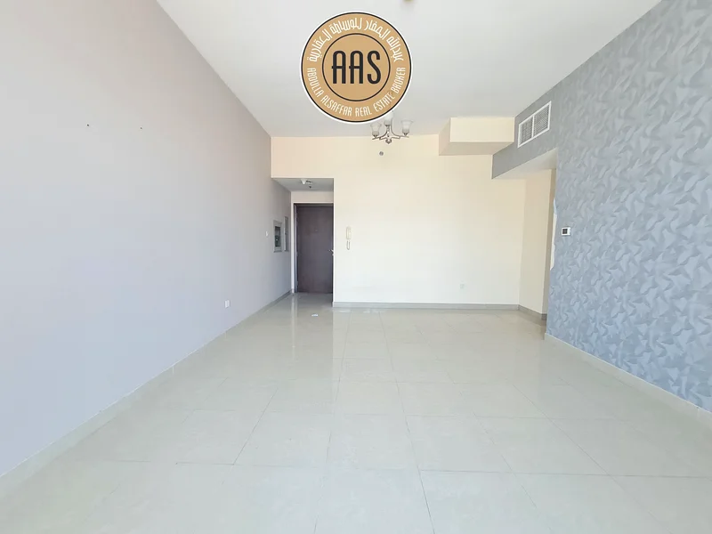 قريب من كارفور شقة من غرفة نوم واحدة مع غرفة ماستر في مبنى عائلي بالكامل63757382494081110